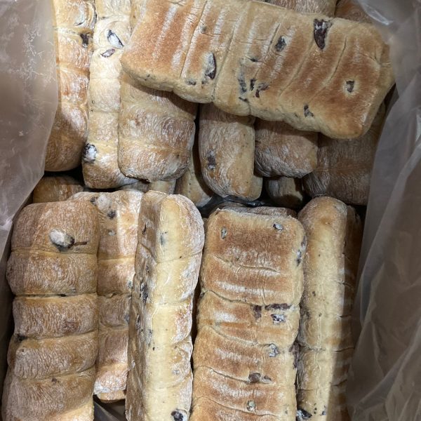Rechthoekig Tarwebrood met Olijven 28x330gram 2 Rechthoekig Tarwebrood met Olijven 28x330gram - Afbeelding 2
