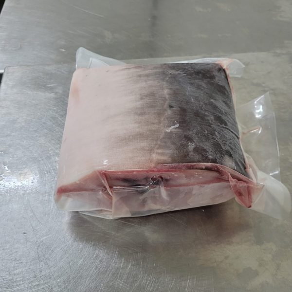 2 Zwaardvisfilet met vel vacum verpakt minimaal 4,9 kilo
