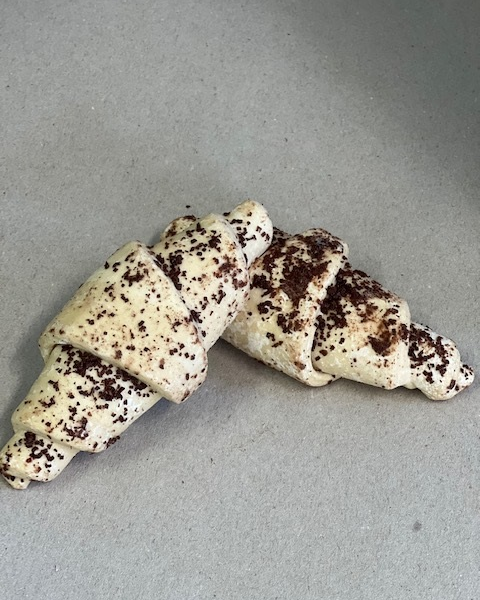 84x Croissant met een noten-chocolade vulling 100gram per stuk 4 84x Croissant met een noten-chocolade vulling 100gram per stuk - Afbeelding 4
