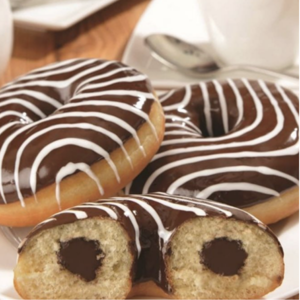 Donut gevuld met chocolade room en choco streep glazuur 48 x 75 gram