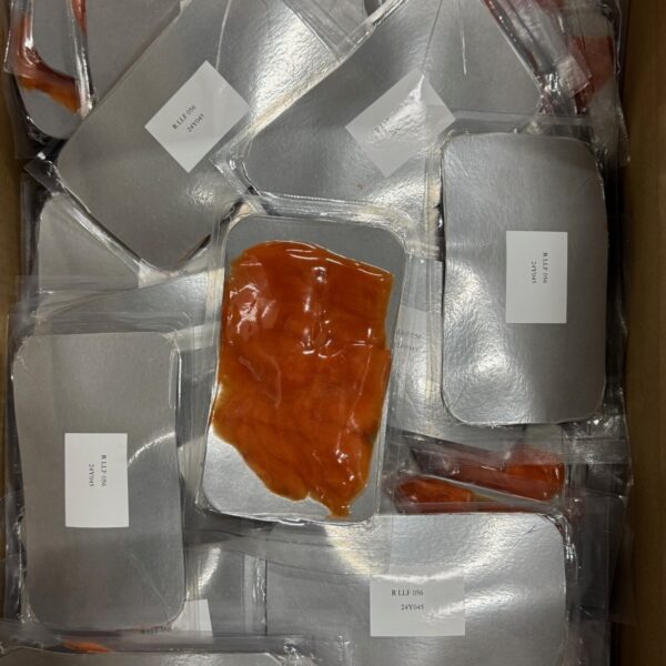 Koud Gerookte Sockeye Zalm ca. 100 x 75g ( totaal 7,5 kilo !!) 2 Koud Gerookte Sockeye Zalm ca. 100 x 75g ( totaal 7,5 kilo !!) - Afbeelding 2