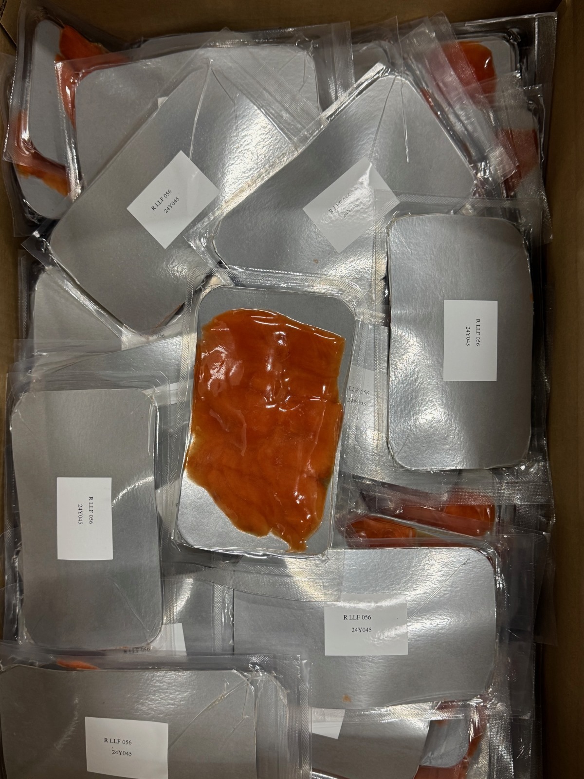 Koud Gerookte Sockeye Zalm ca. 100 x 75g ( totaal 7,5 kilo !!) Koud Gerookte Sockeye Zalm ca. 100 x 75g ( totaal 7,5 kilo !!)