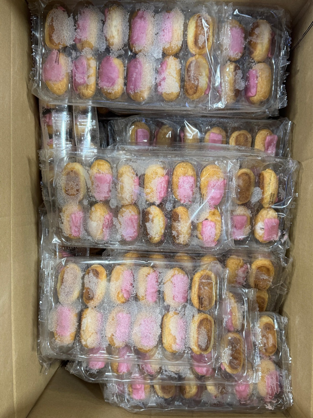 Mini Frambozen Éclairs – met roze topping en witte chocolade 16x12 stuks (192 stuks)