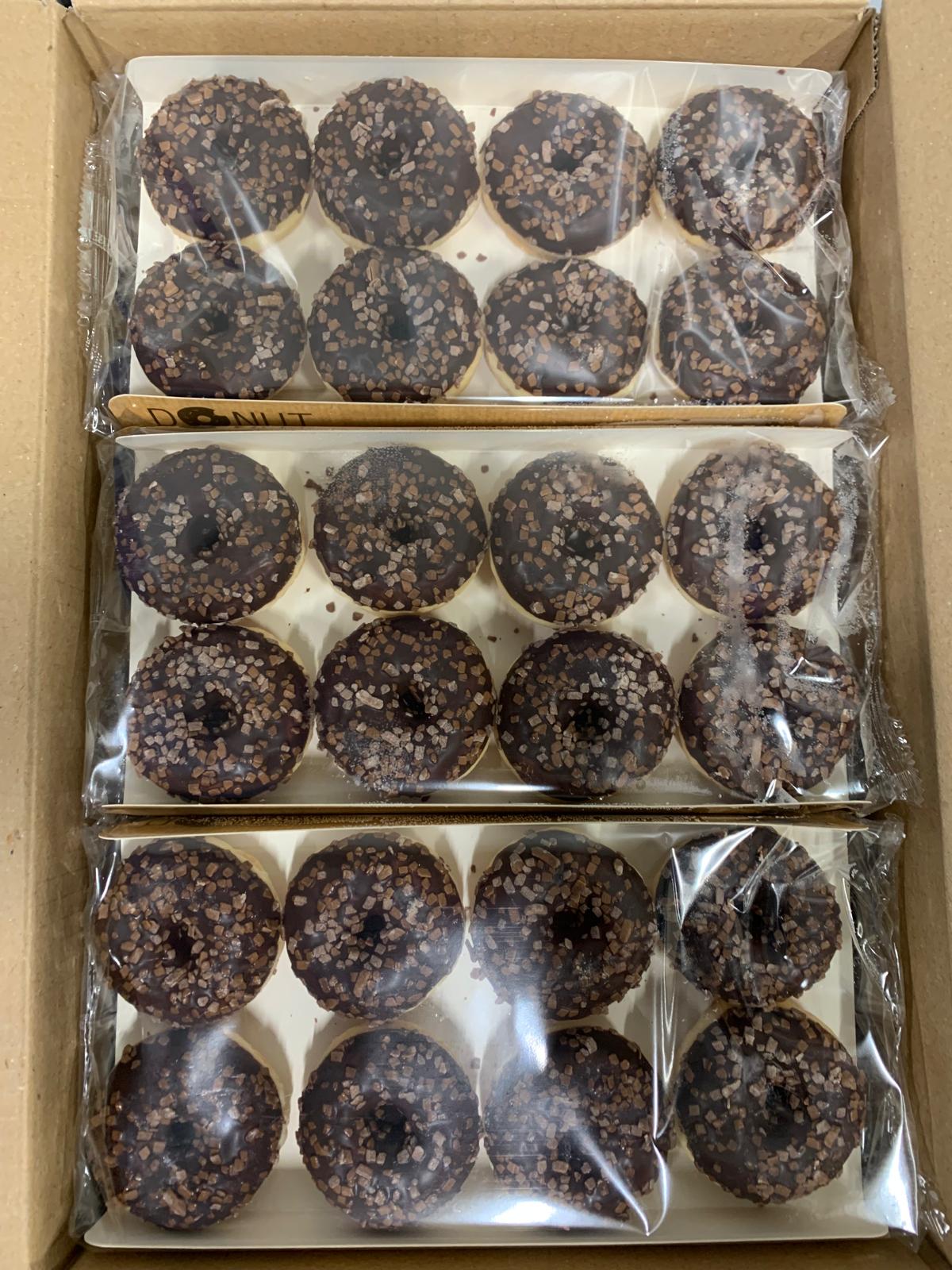 Mini Donuts met melkchocolade & splitdecoratie 24x8 stuks totaal 192 stuks !