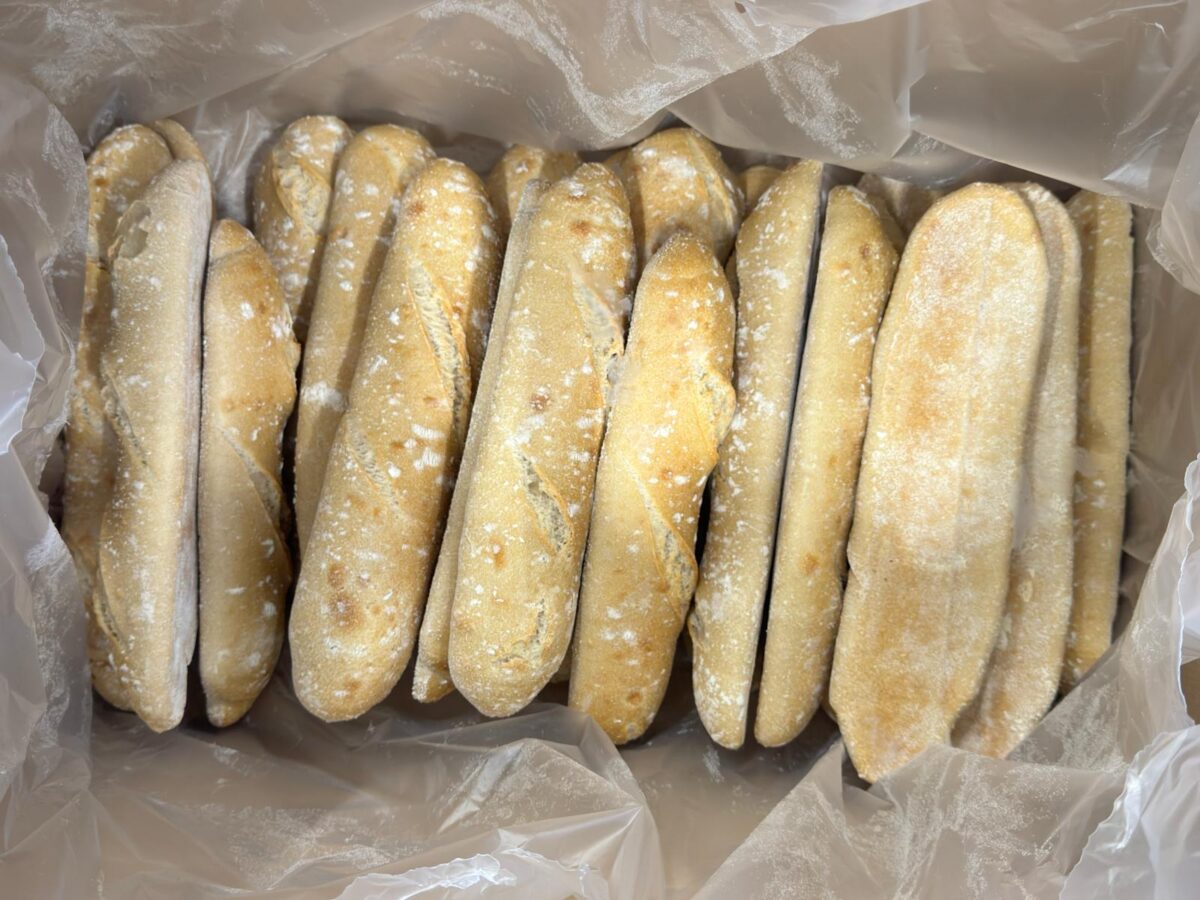 Desem Steenoven Baguette Wit ca. 22x300 gram Desem Steenoven Baguette Wit ca. 22x300 gram