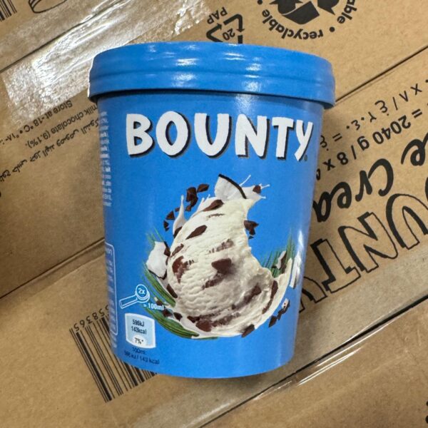 Bounty Ice Cream romig kokosijs met stukjes chocolade 8 x 450 ml Bounty Ice Cream romig kokosijs met stukjes chocolade 8 x 450 ml